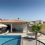 Ferienhaus Mit Privatpool Fuer 8 Personen Ca 170 Qm In Pula, Istrien Istrische Riviera