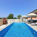 Ferienhaus Mit Privatpool Fuer 8 Personen Ca 170 Qm In Pula, Istrien Istrische Riviera