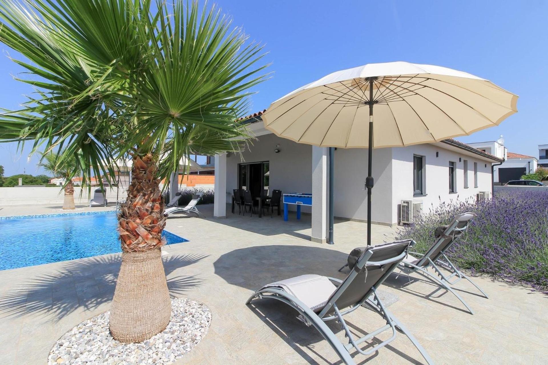 Mit Privatpool Fuer 8 Personen Ca 170 Qm In Pula, Istrien Istrische Riviera *